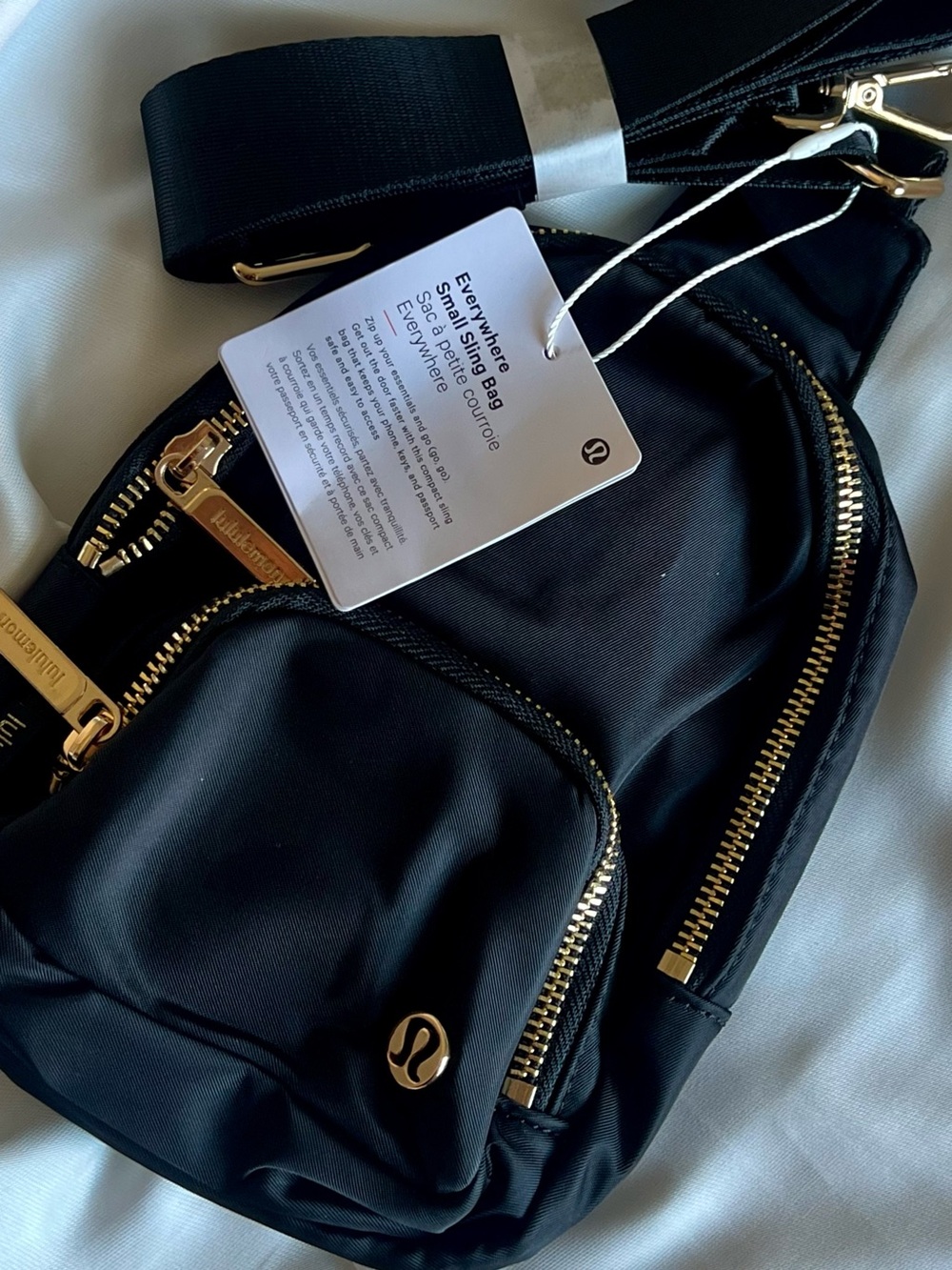 LULULEMON ATHLETICA BLACK N GOLD HARDWARE EVERYWHERE SLING BAG (small 2L) - Picture 4 of 6